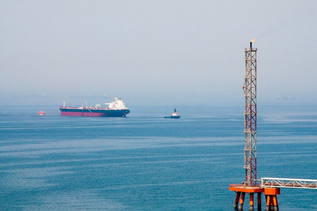 Super petroliere avanzano nel Mar Rosso per aggirare lo Stretto di Hormuz