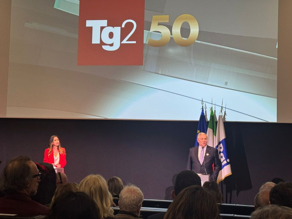 Il Tg2 festeggia 50 anni. Tajani: "Ha rappresentato la libertà di scegliere"