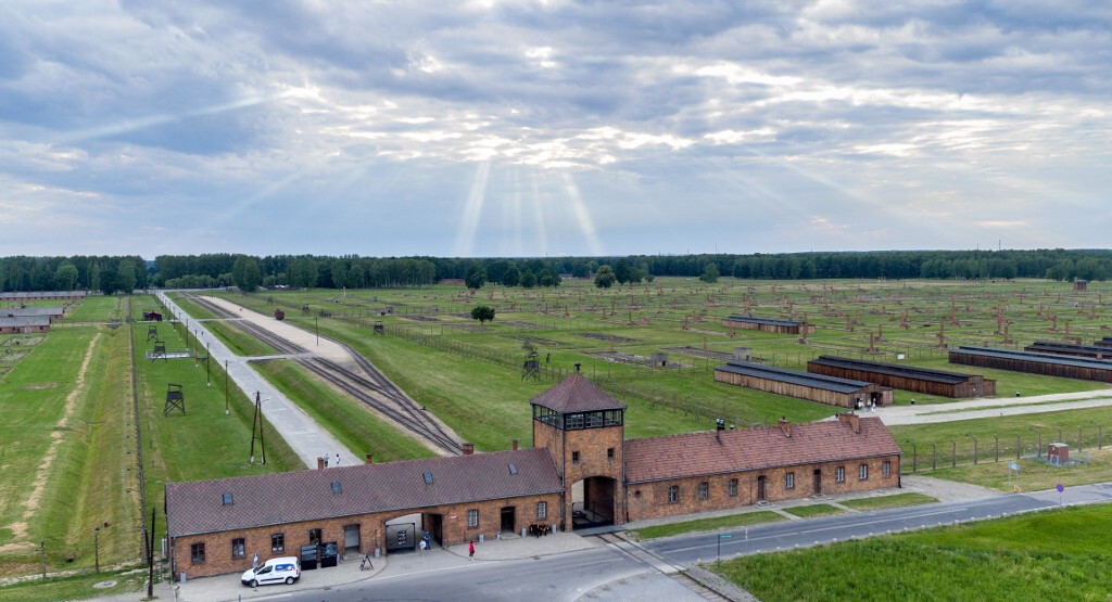 Le sorelle Tatiana e Andra e la loro vita di bambine ad Auschwitz: "Ripetevamo ogni giorno...