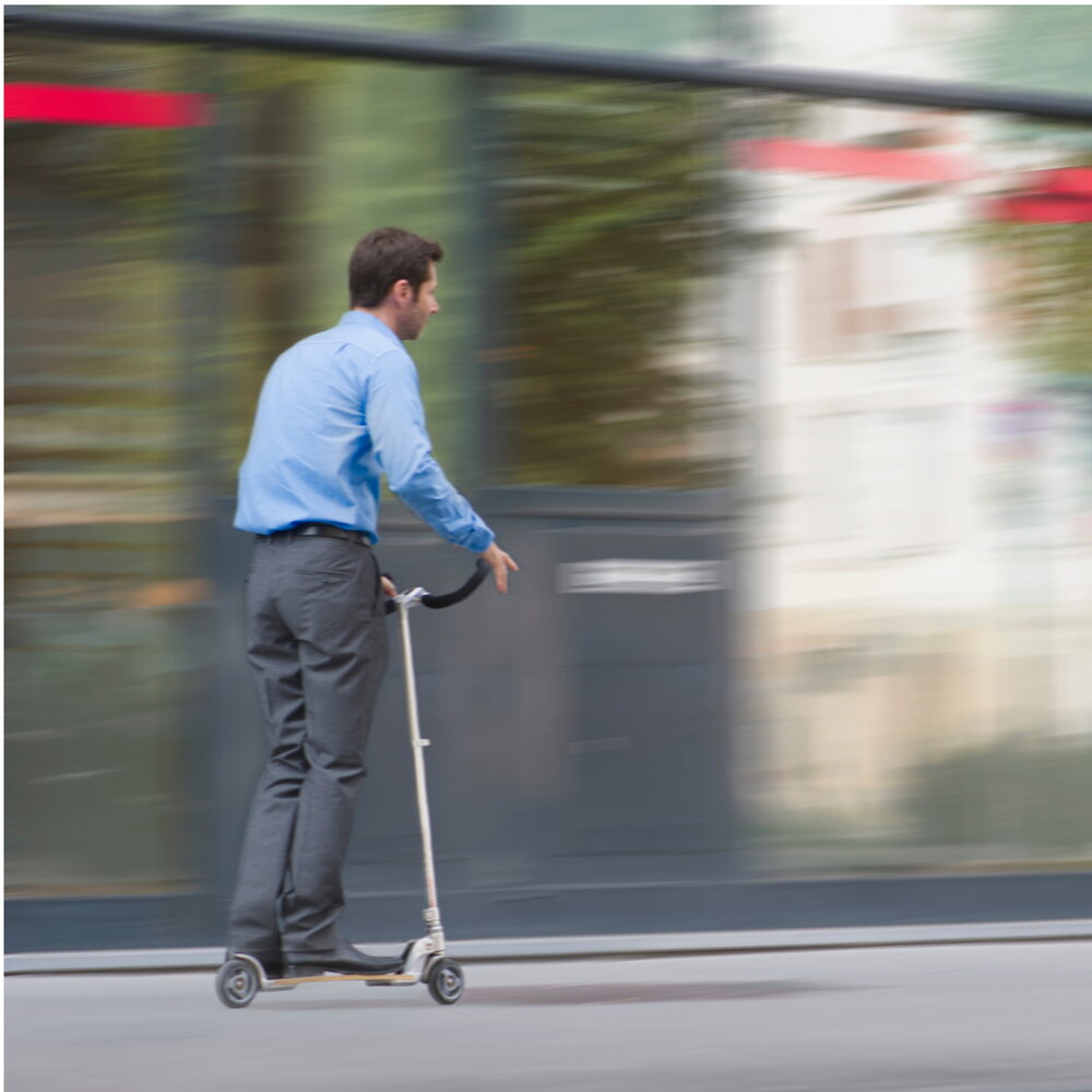 Mandatory license plate and insurance for scooters: when does it start and how much does it cost