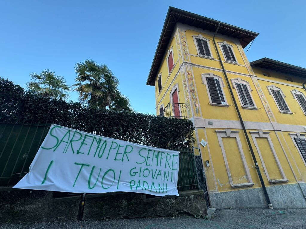 "Per sempre figli tuoi", l'omaggio della Lega a Umberto Bossi