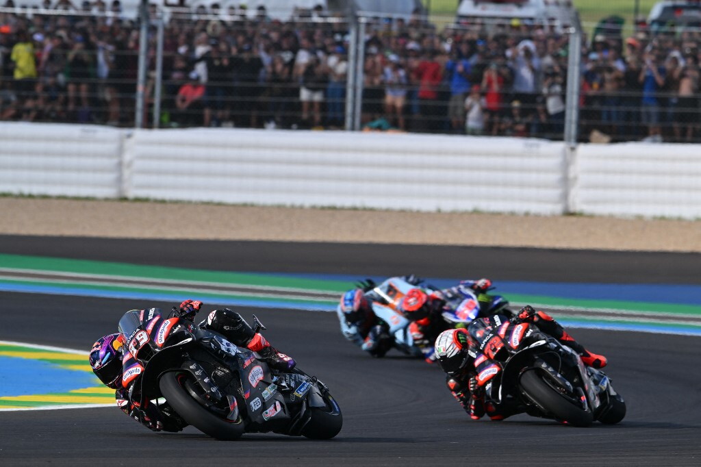 Motogp, Bezzecchi vince in Brasile. Martin è secondo