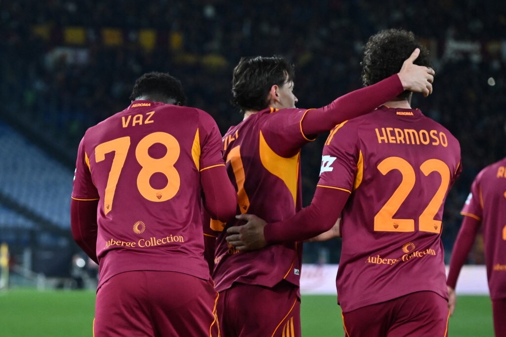 La Roma torna a vincere: 1-0 sul Lecce e aggancia la Juve