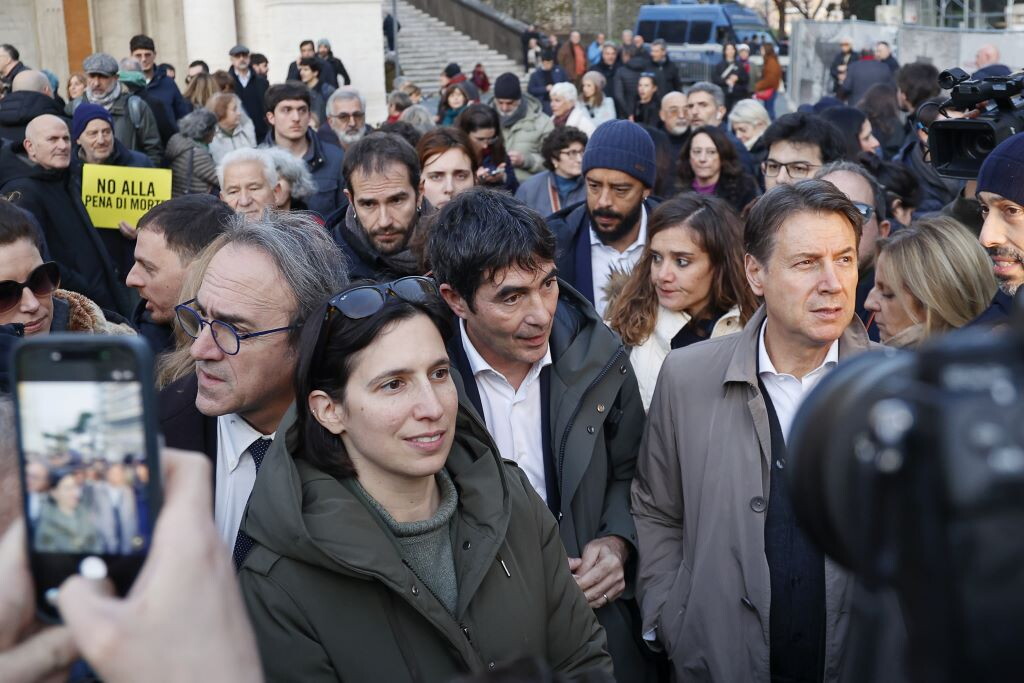 Corsa alla leadership del centrosinistra: primarie aperte e nuovi candidati