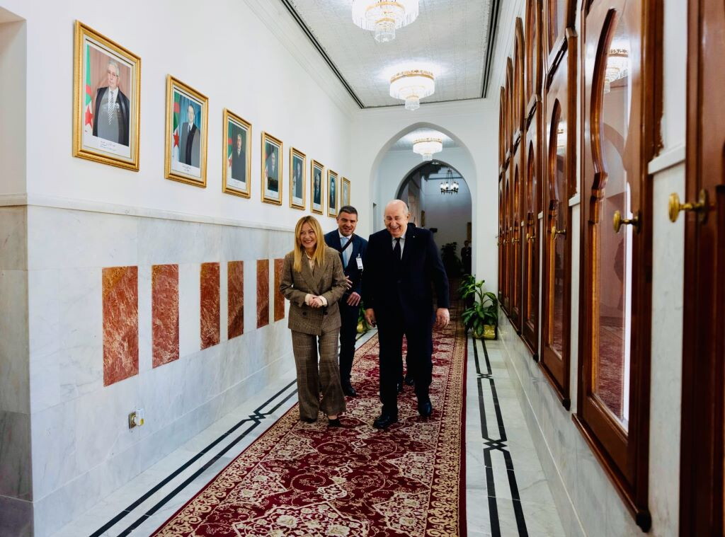 La missione lampo di Meloni in Algeria: "Rafforzeremo i flussi di energia"