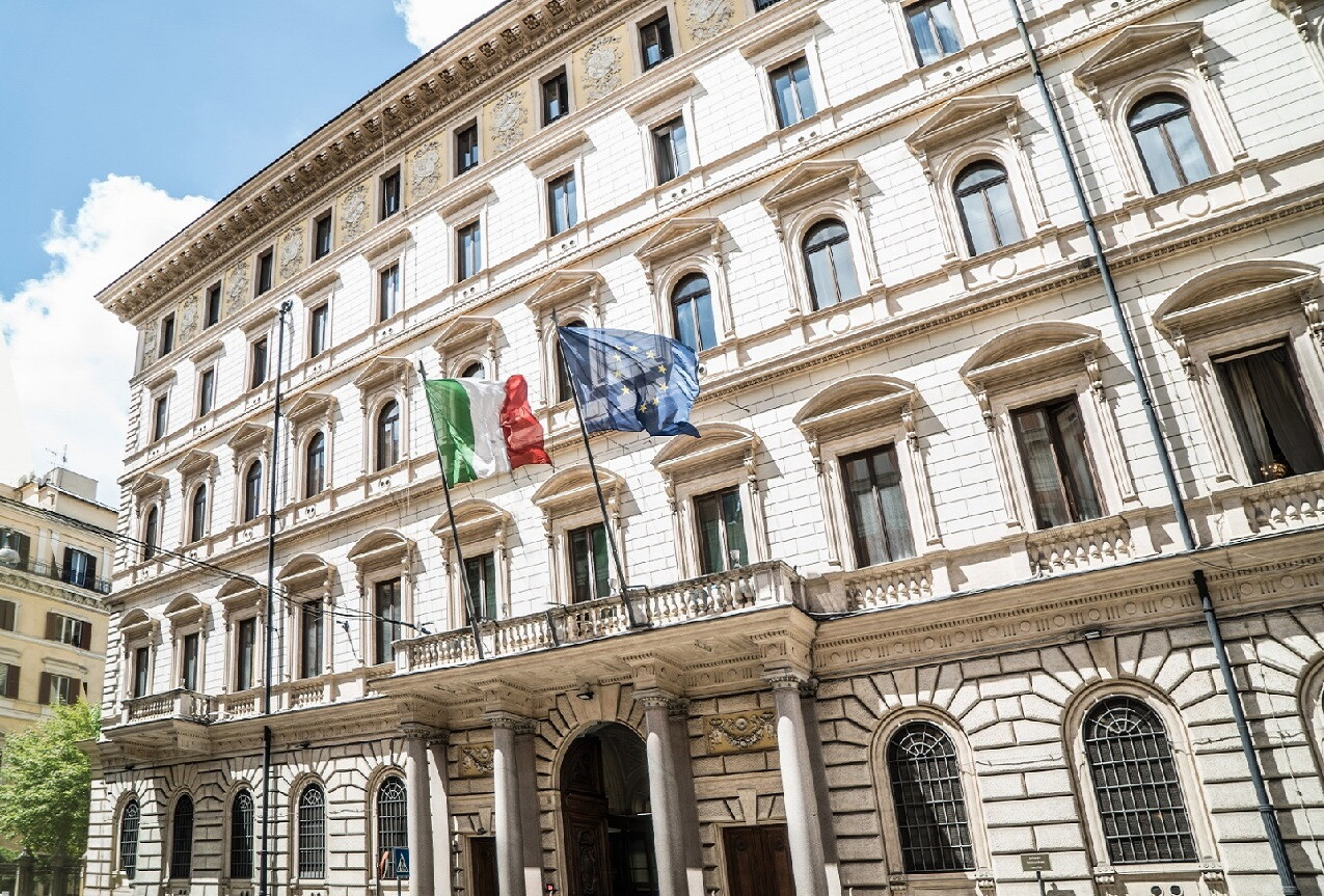 Turbativa d'asta e corruzione, perquisizioni al Ministero della Difesa