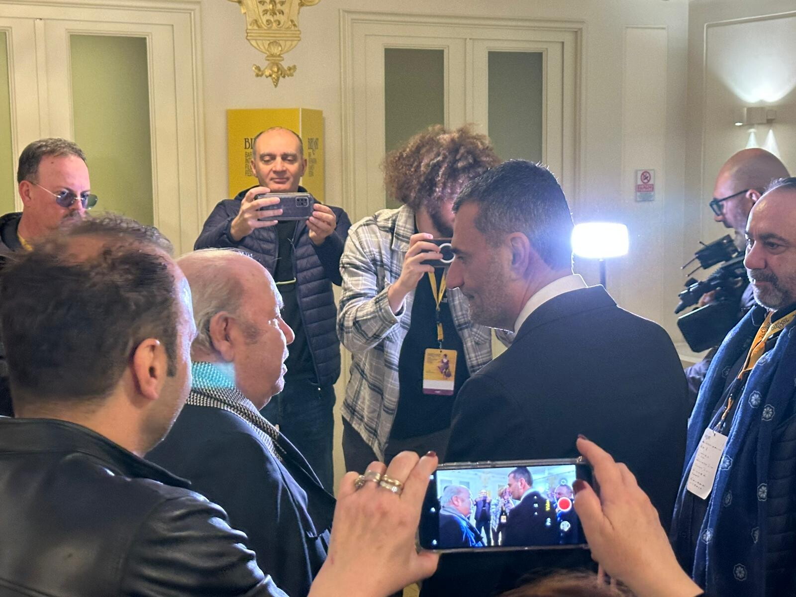 Lino Banfi, 90 anni tra cinema e l'amore per la Puglia