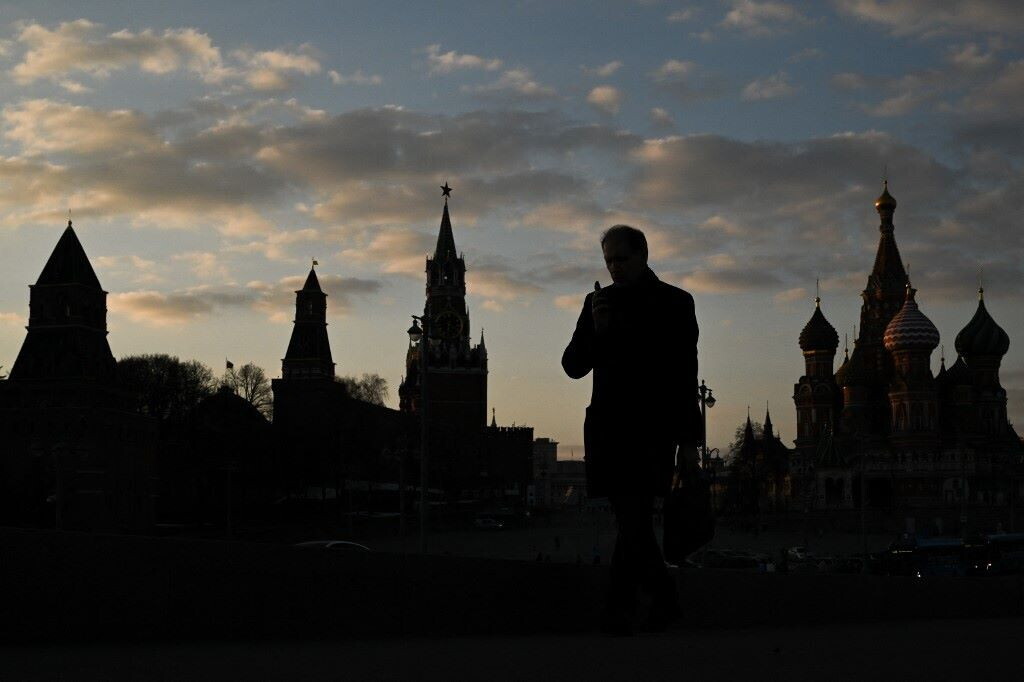 Spie in favore della Russia, due arresti a Roma. Un ex 007 italiano è il principale indagato