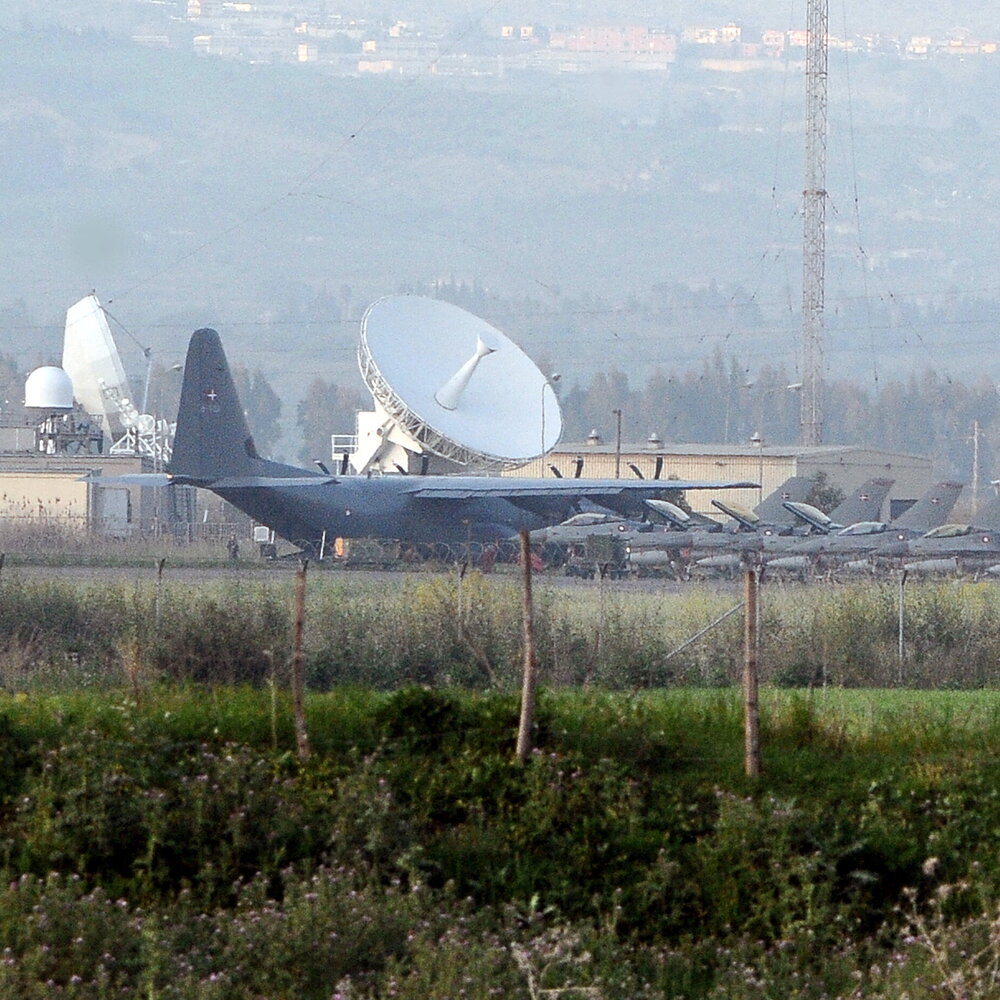 Italy denies use of the Sigonella base to the USA, 40 years after Craxi