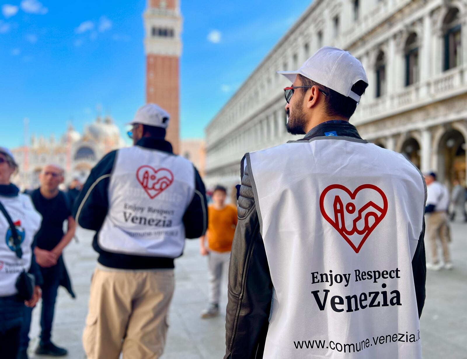 Venezia dichiara guerra al "turismo-cafone". Scendono in strada i Guardians