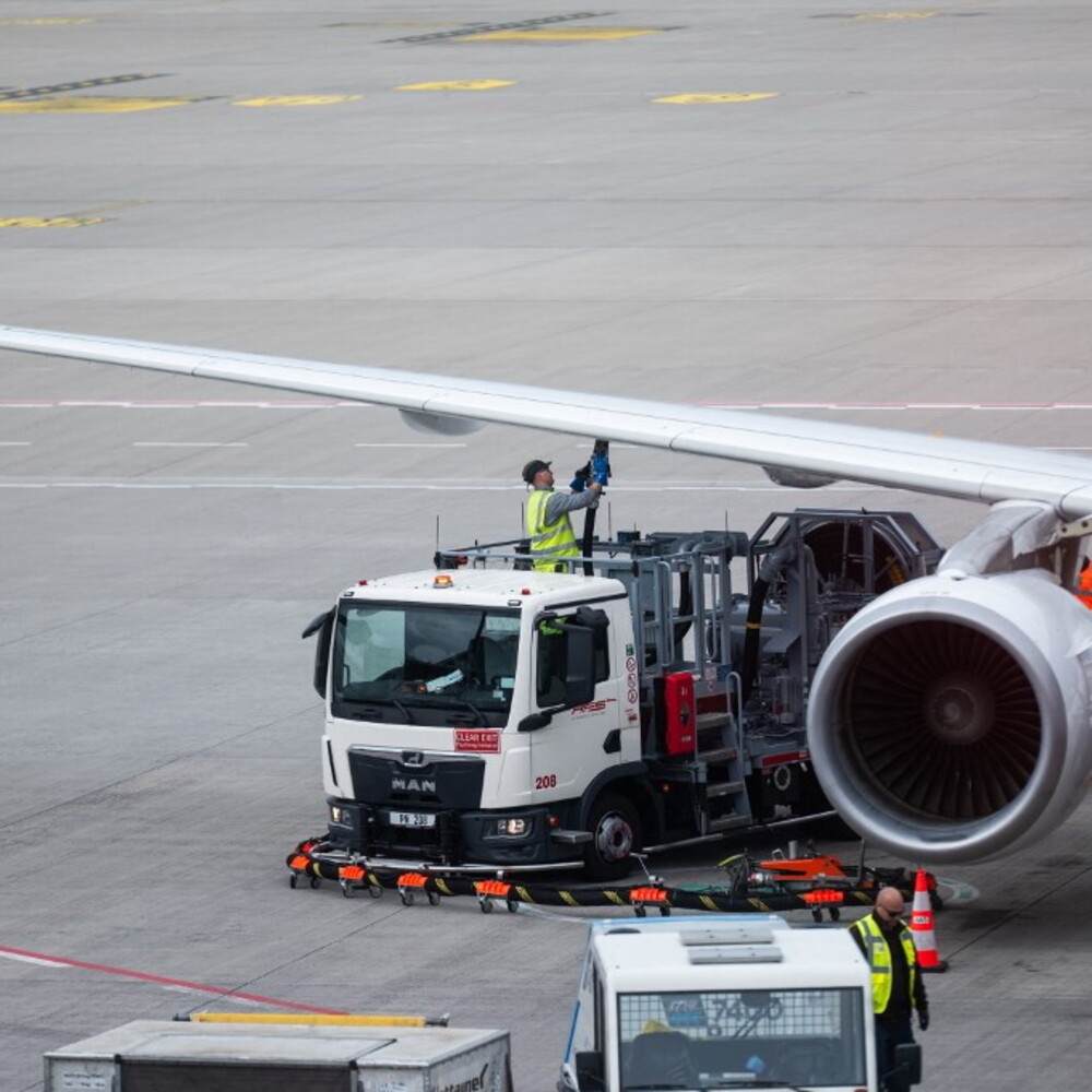 First restrictions on fuel supplies for aircraft. Flights at risk