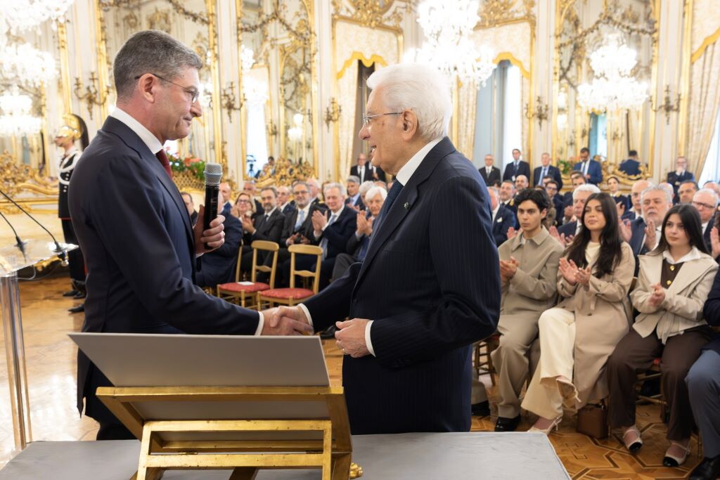 Mattarella: "Riconoscenza e fiducia nella Polizia di Stato"