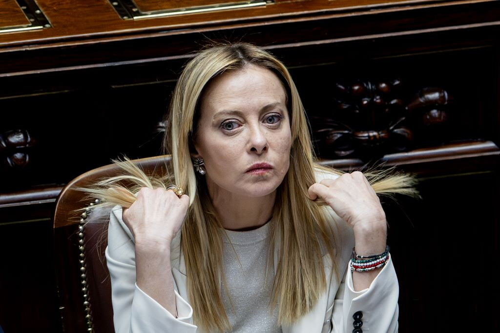 Meloni alla Camera: "Il governo non si è mai fermato. Nessun rimpasto"