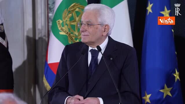 Mattarella: "Avremmo un mondo migliore se i potenti fossero anche autoironici"