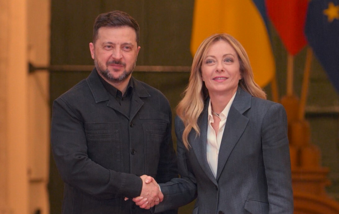 Meloni riceve Zelensky: "Insieme a Kiev per la produzione di droni"