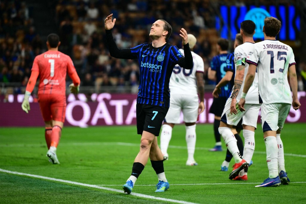 L'Inter travolge il Cagliari 3-0 e vola a +12 sul Napoli