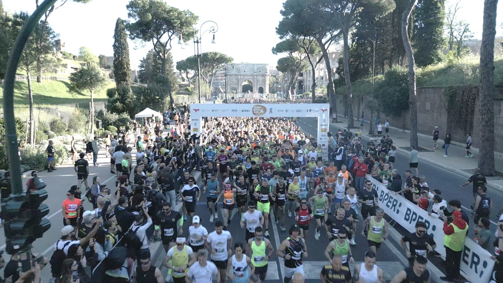 In diecimila di corsa sulla 'Regina Viarum', Appia Run da record