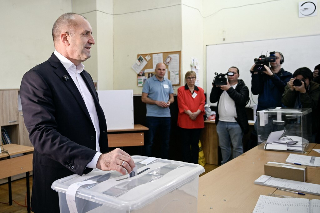 Bulgaria: exit poll, il partito euroscettico di Radev primo con quasi il 40%