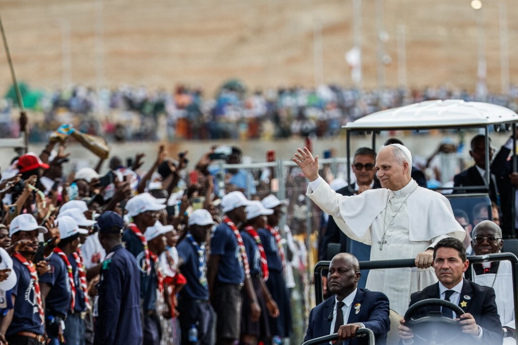 Papa Leone dall'Angola ferita lancia l'appello per la pace e il perdono