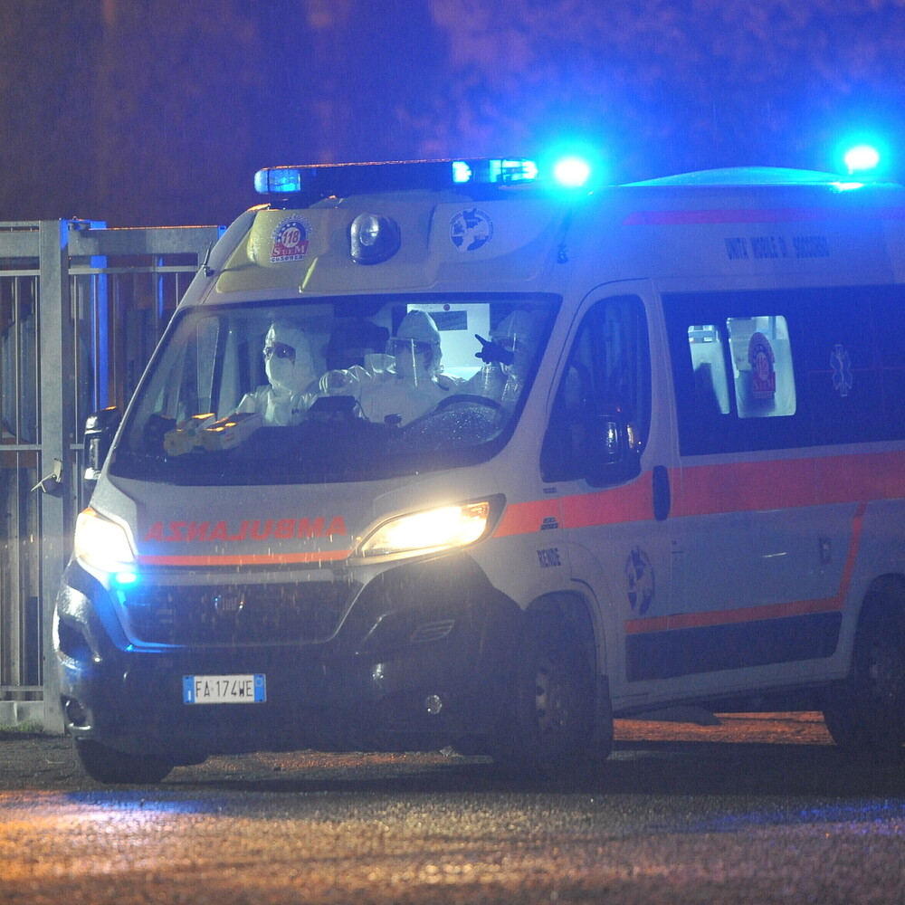 Morti sospette in ambulanza, al vaglio i rapporti con le imprese funebri