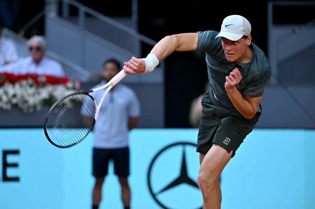 Sinner soffre ma vince all’esordio a Madrid: al terzo turno sfida Moller