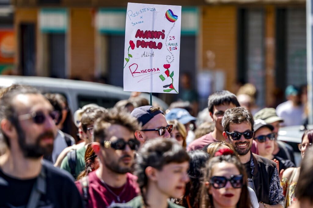 Spari al corteo del 25 aprile a Roma, fermato un 21enne: "Sono della Brigata Ebraica"