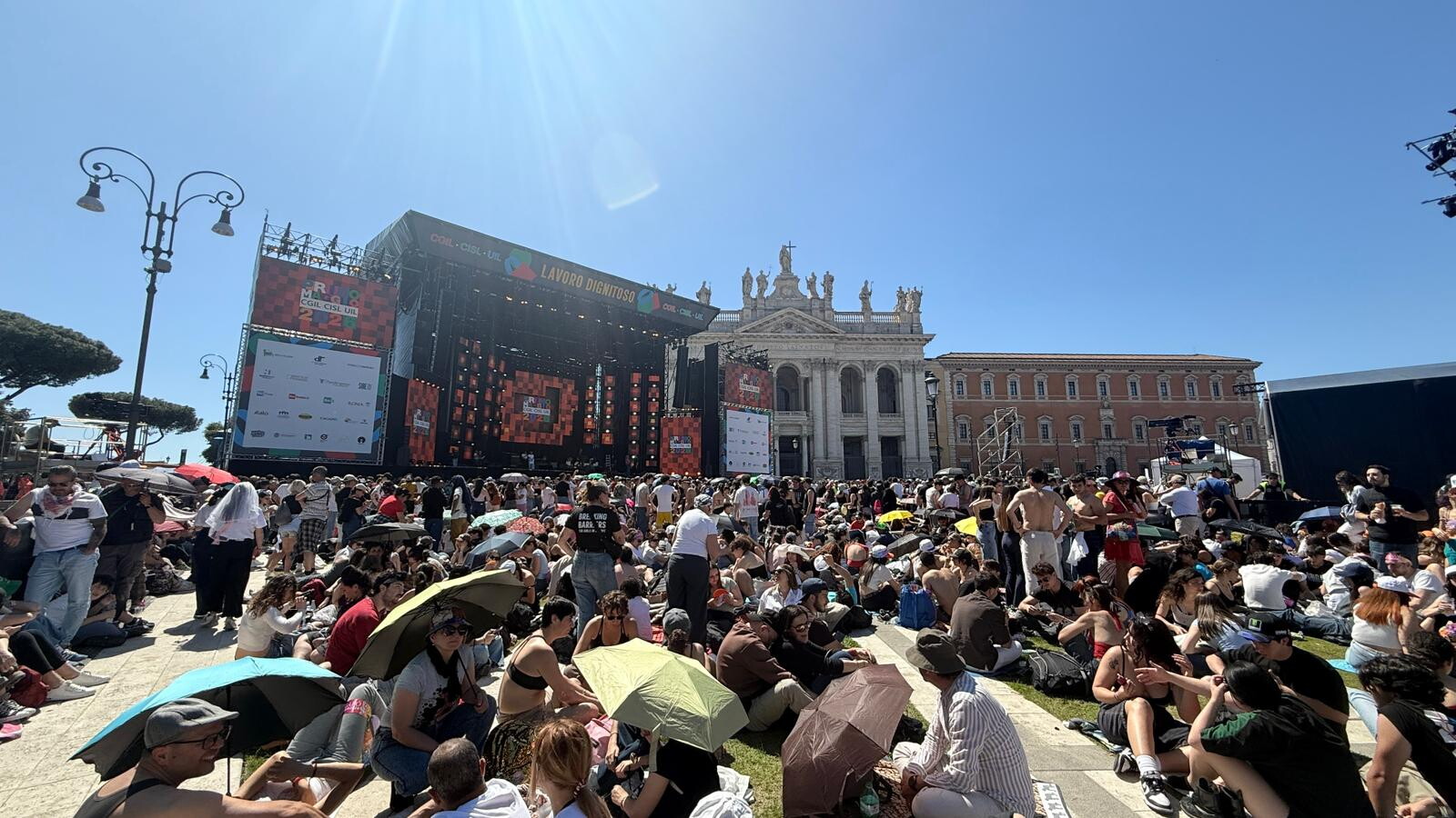 Concertone, Piazza San Giovanni inizia a riempirsi