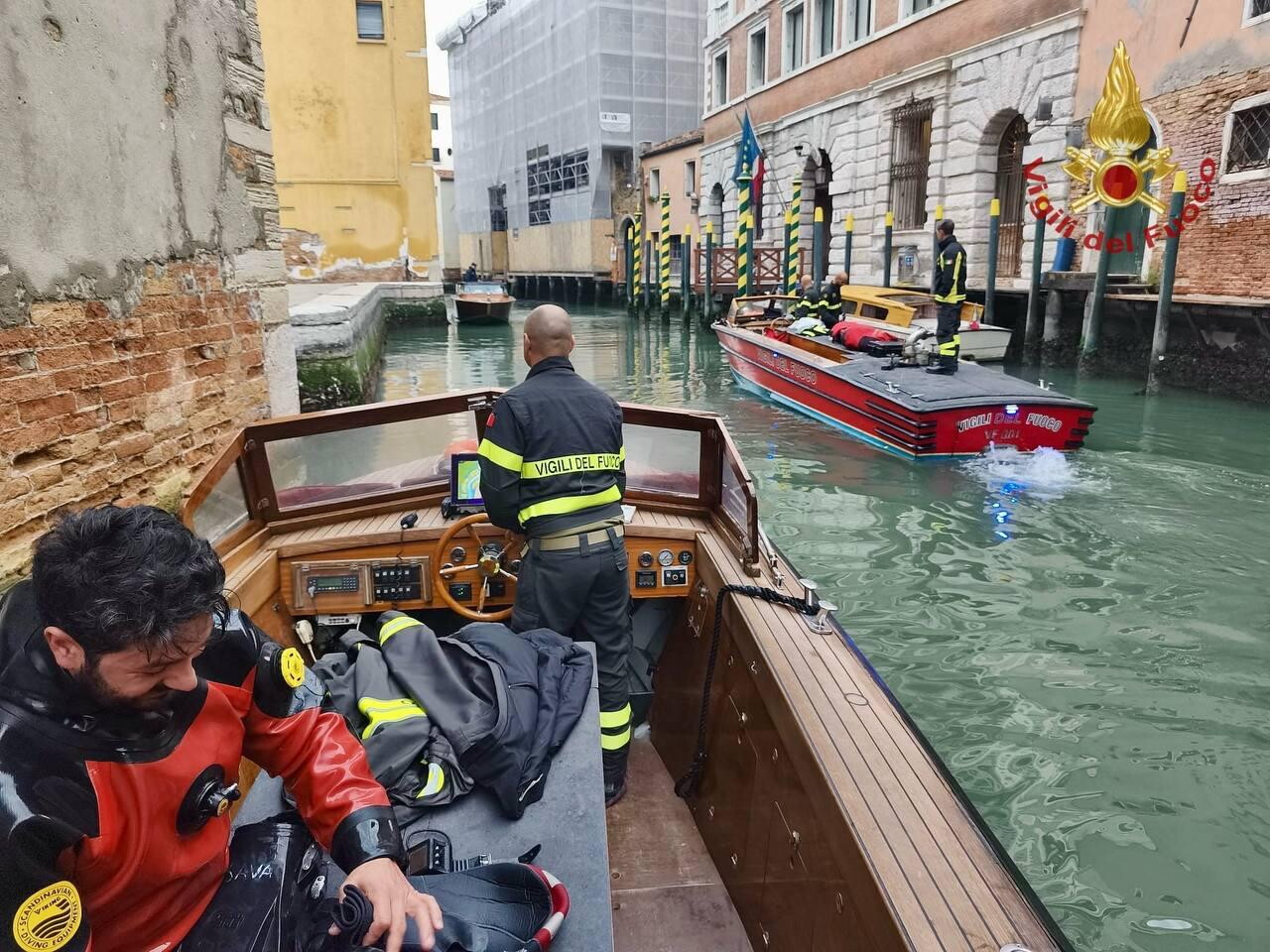 Venezia: tre persone cadono in acqua, 20enne muore annegato