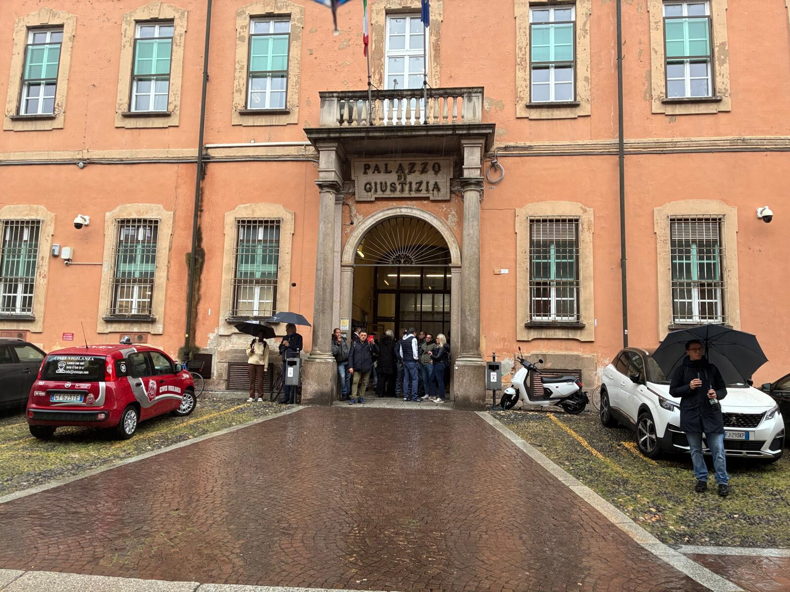 Garlasco, Andrea Sempio giunto a Pavia per l'incontro con i pm