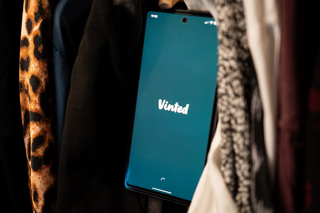 Vinted, come funziona la nuova truffa del "falso danno" e dell'IA