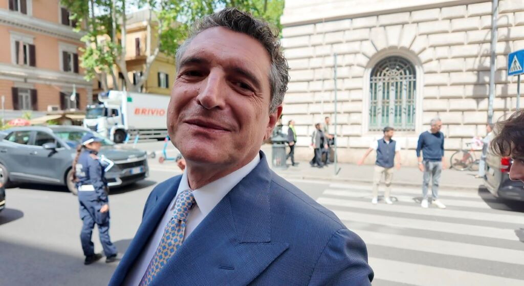 De Siervo (Lega di Serie A): "Il derby Roma - Lazio si gioca lunedì? Non credo proprio"