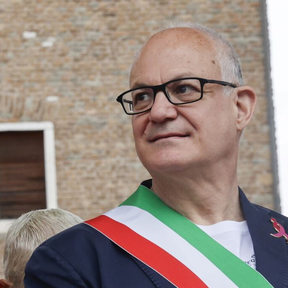 https://images.agi.it/pictures/agi/agi/2026/05/15/120612881-41e3aa3a-751a-4119-8f58-f2c08d297f73.jpg