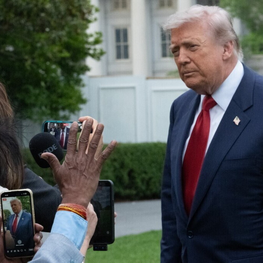 Anteprima: Trump attacca i giornalisti sull'Air Force One: "Traditori, scrivete falsità"