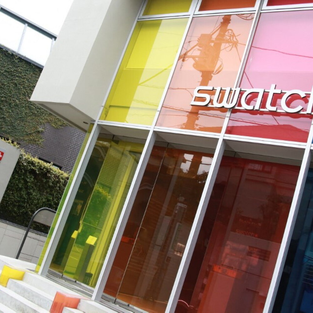 Swatch-mania is spreading, queues all over the world for the latest watch