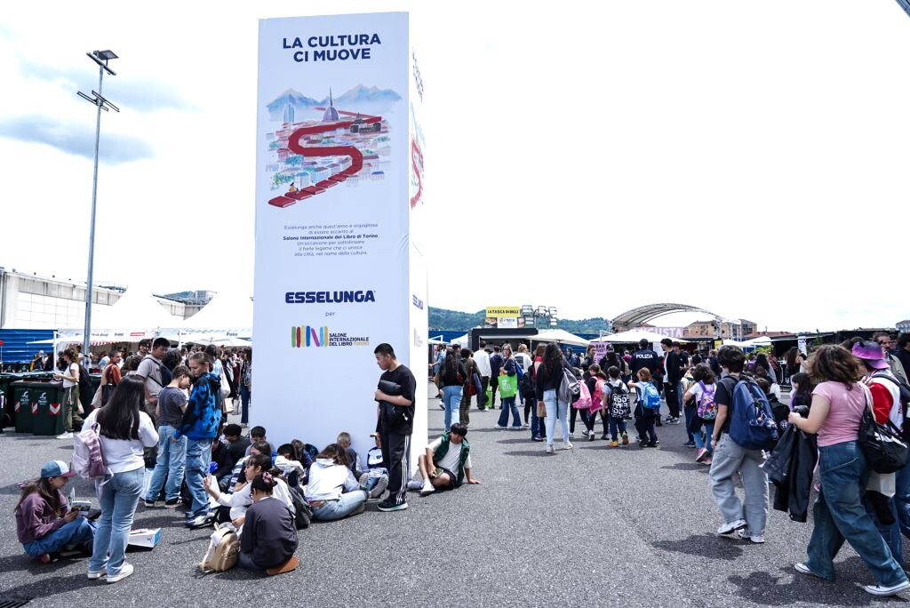 Salone del libro: in 254mila tra i 500 stand con star e autori