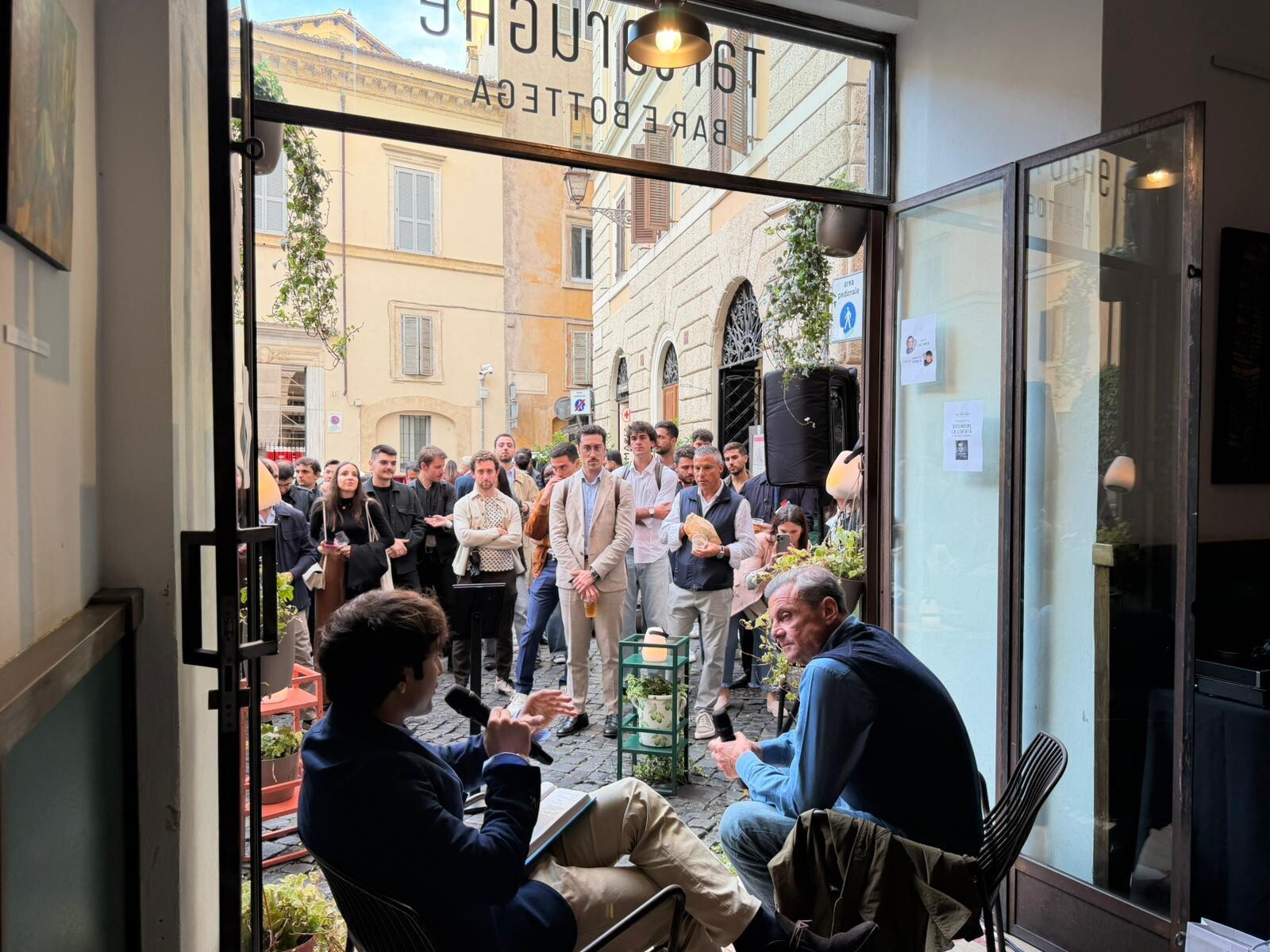 Tra crisi e speranza, 'difendere la libertà' secondo Calenda