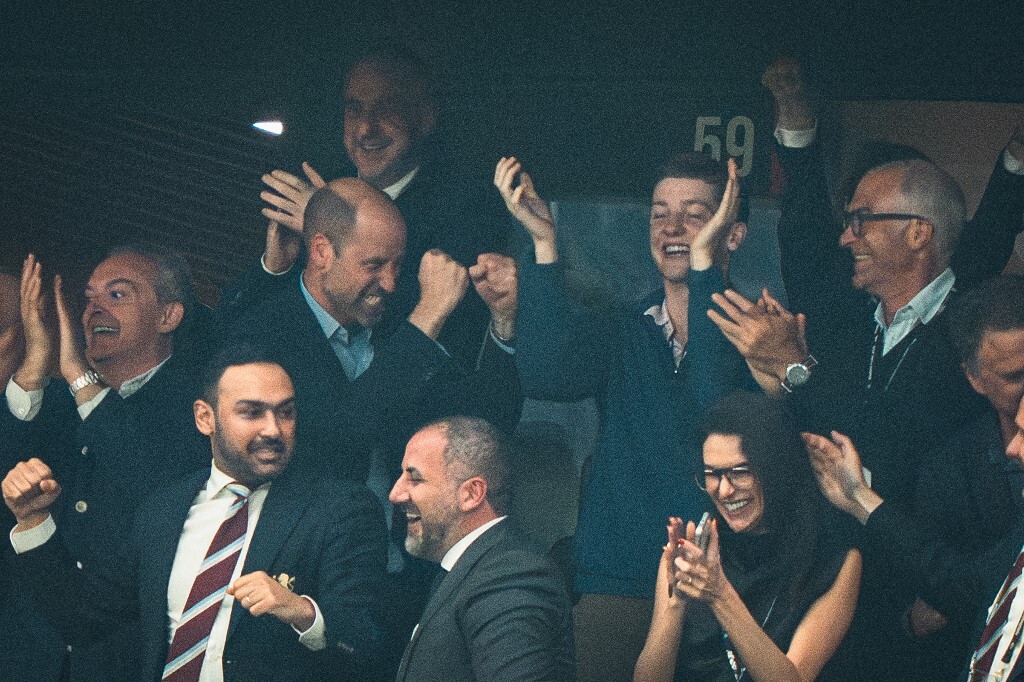 Il principe William scatenato per l’Aston Villa: “Notte incredibile!”