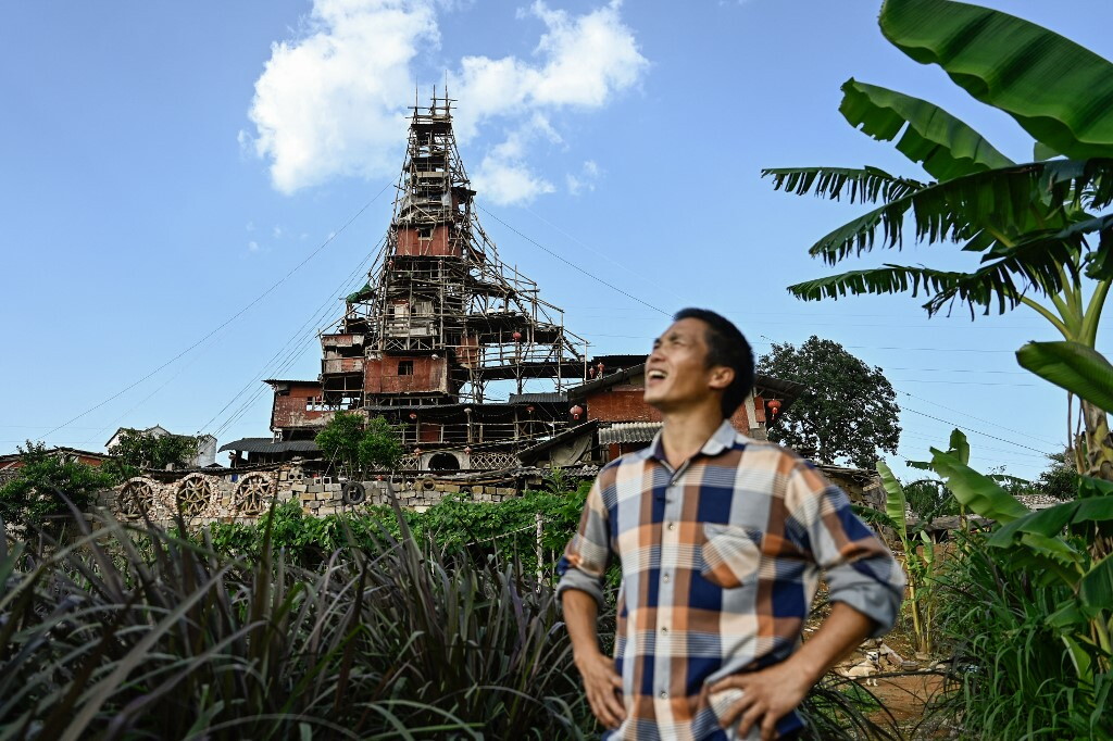 Cina: "è illegale", demolito il castello in stile Miyazaki