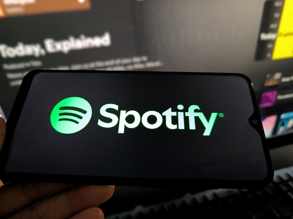 Spotify lancia i remix con intelligenza artificiale per gli artisti Universal