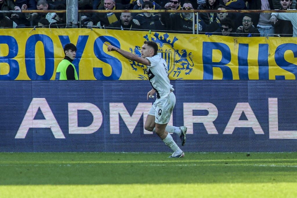 Il Parma chiude in bellezza, 1 a 0 al Sassuolo nel derby emiliano