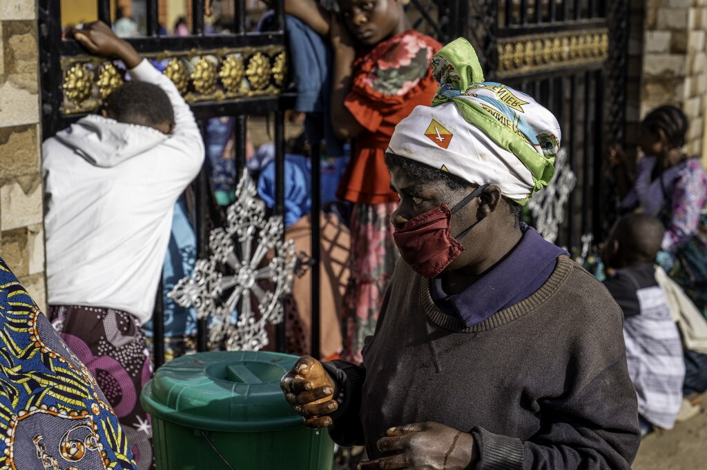 Ebola: esperti, il virus corre tra povertà, crisi e guerra