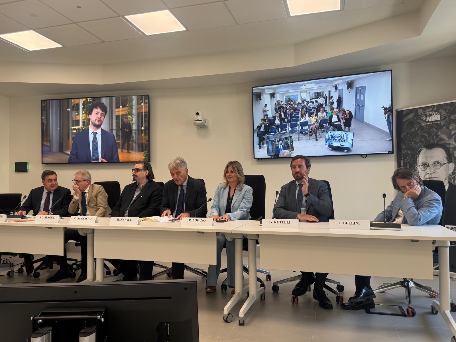 Informazione: la sfida Ue contro la guerra ibrida e cognitiva