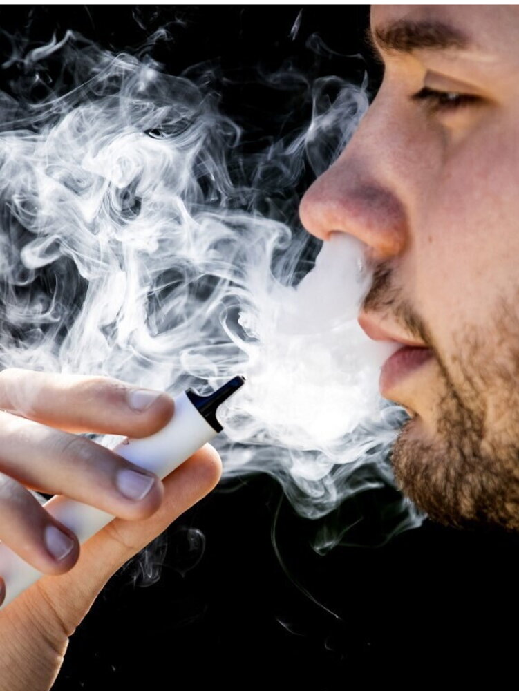 Meno bionde, più e-cig: l’Italia non si libera della nicotina