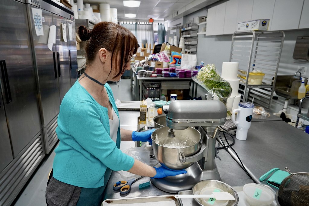 La Cina dichiara guerra ai venditori di cibo fantasma online