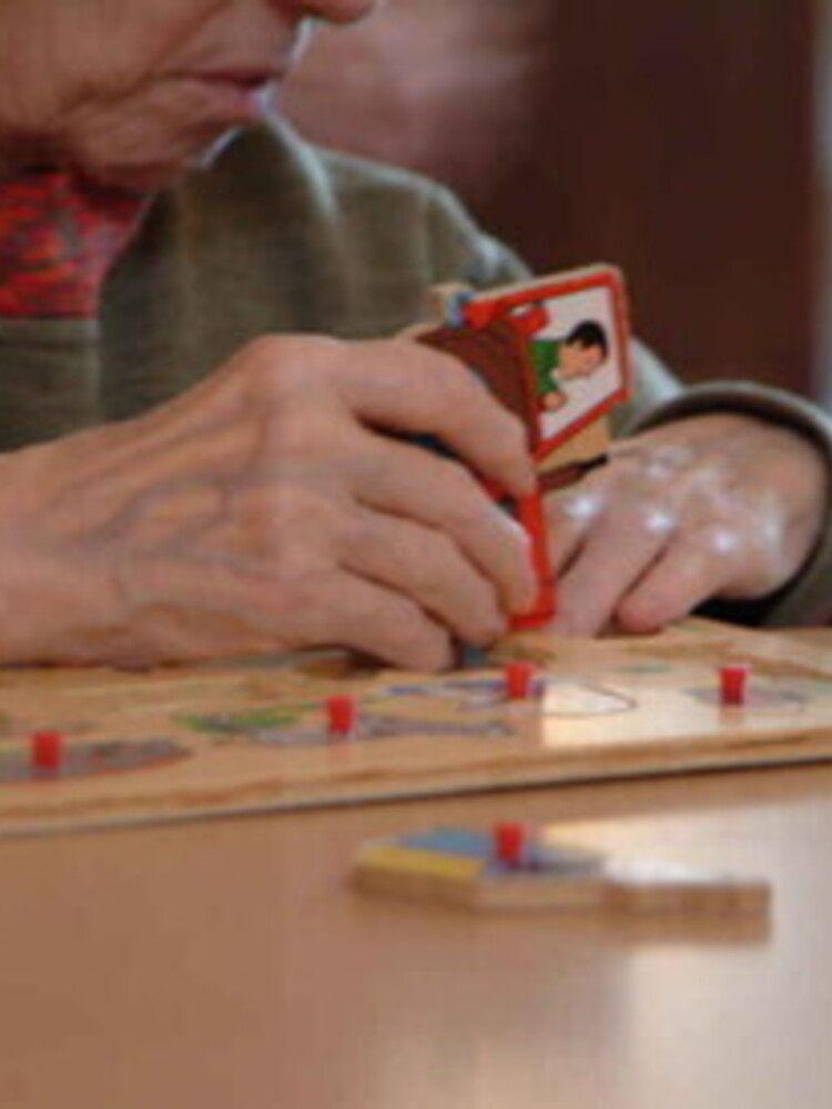 Svolta contro l'Alzheimer: scoperta una molecola che riduce i danni al cervello