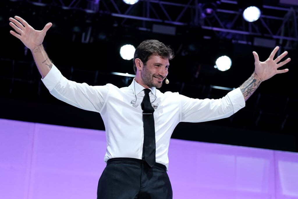 Sanremo 2027, De Martino 'parte' con Vasco. Al Festival anche la serata Eurovision