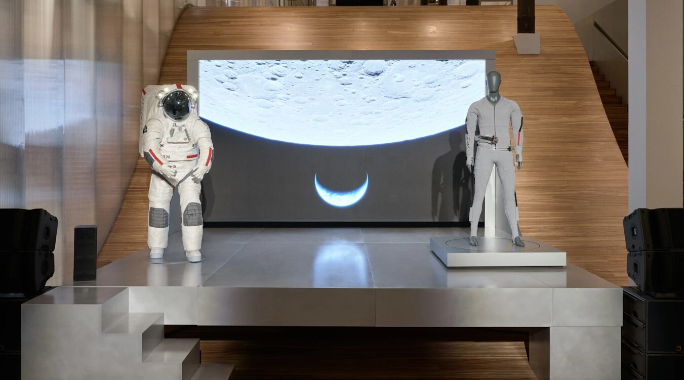 Prada e Axiom svelano il capo per le passeggiate lunari