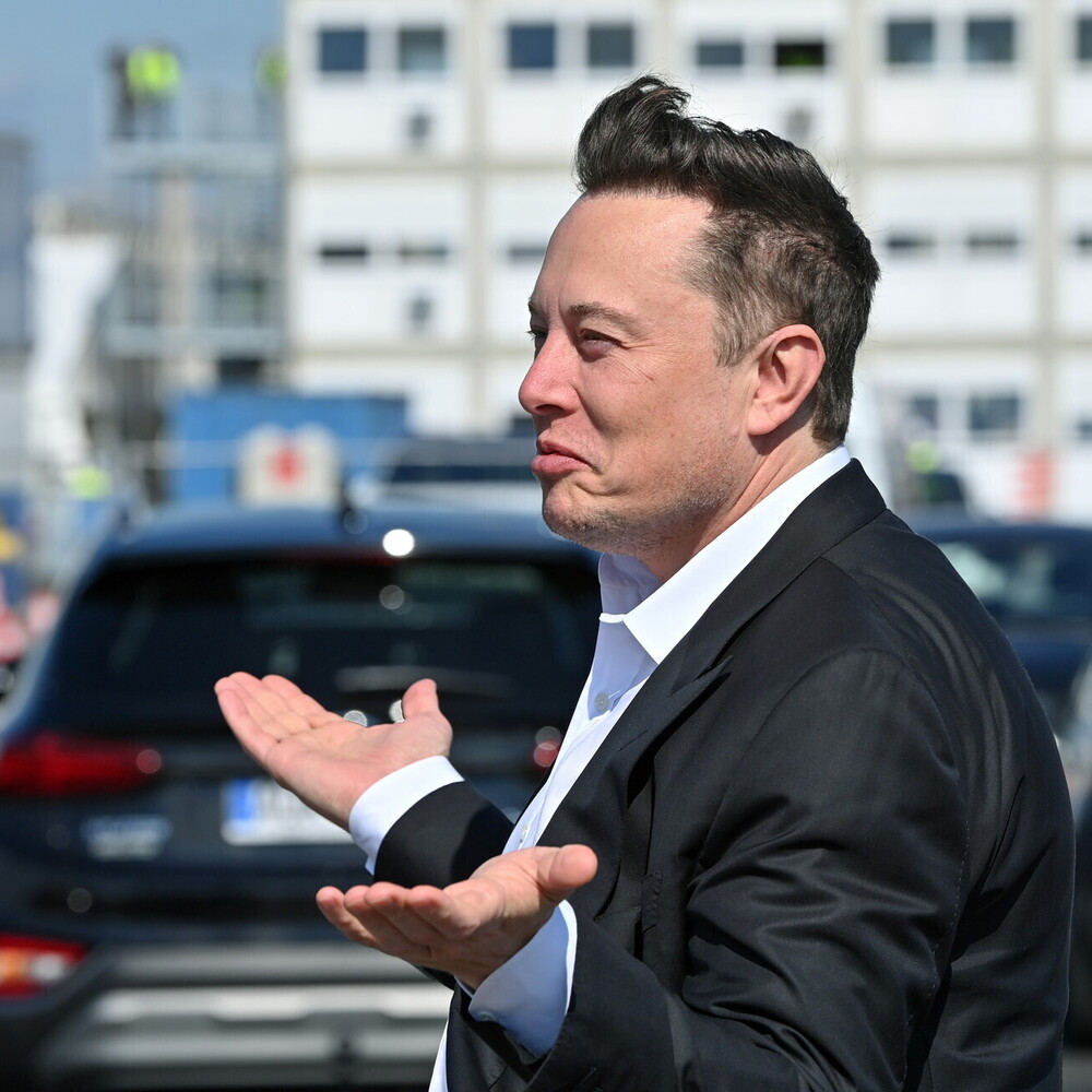 Anteprima: Musk nel mirino di Teheran: "SpaceX e Starlink sono obiettivi militari"
