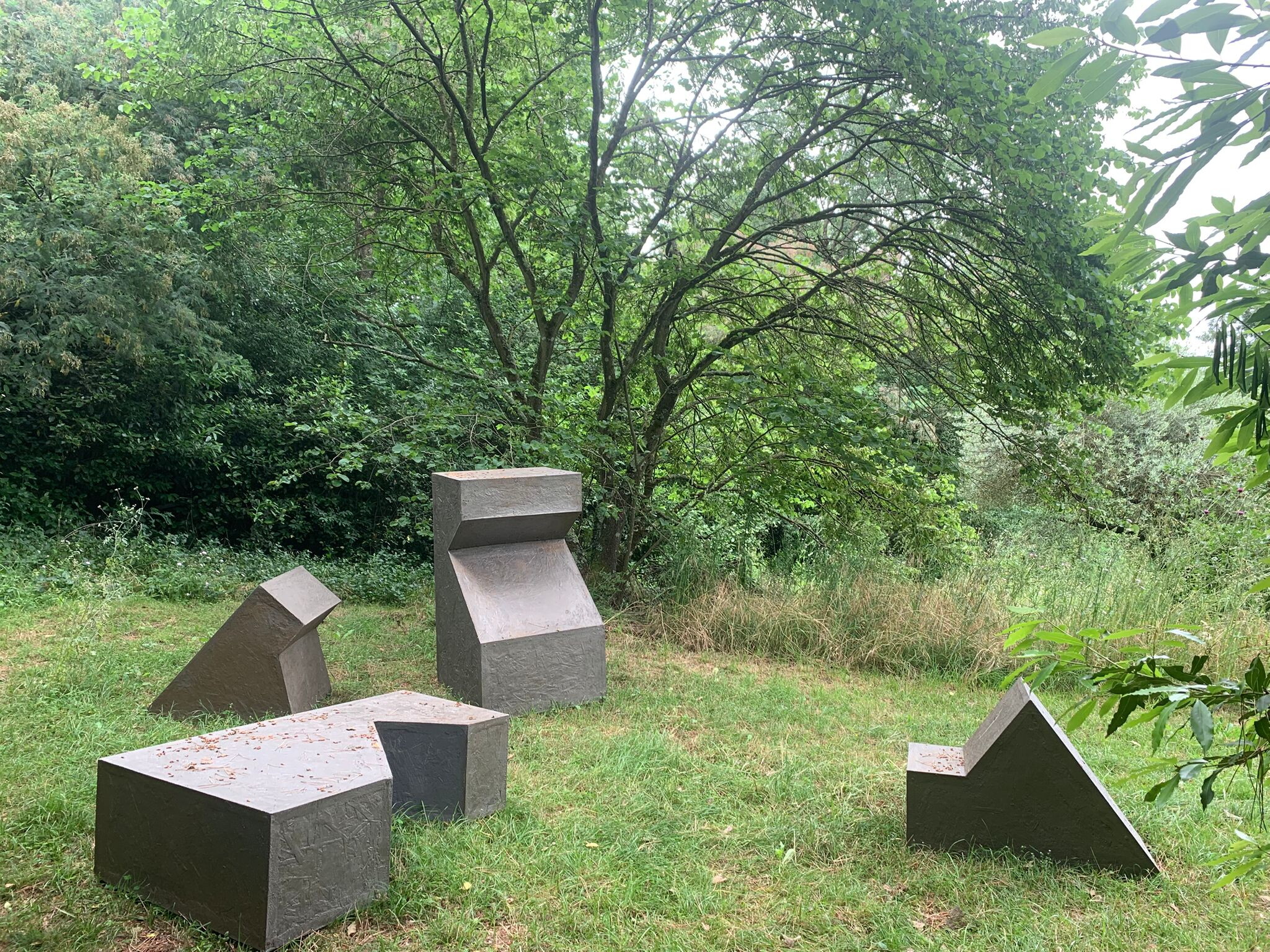 Incontro-scontro tra Natura e Arte nel Giardino di Pianamola