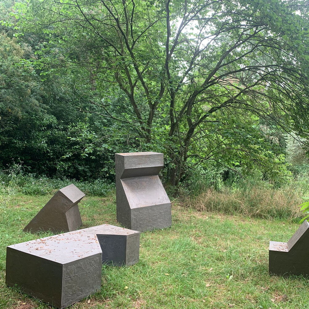 Meeting-clash between Nature and Art in the Pianamola Garden